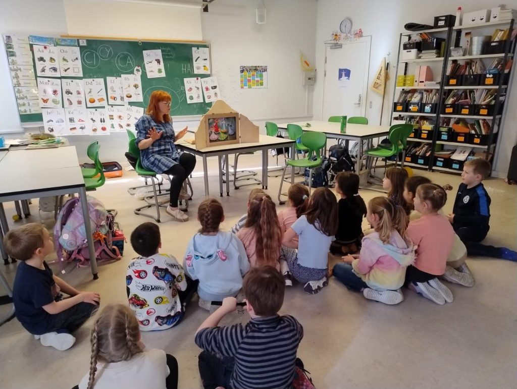 MAGIA PAPIEROWEGO TEATRU – KAMISHIBAI