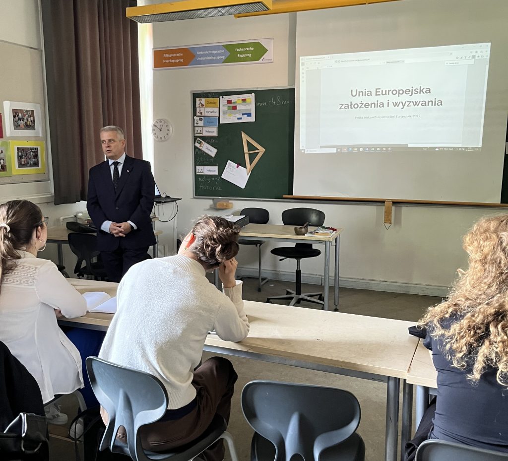 Spotkanie licealistów z Attaché Obrony Ambasady RP w Kopenhadze płk Jackiem Malinowskim.